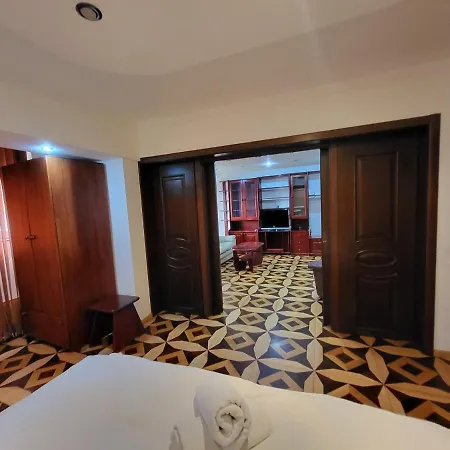2 Bedrooms Arena Nationala * בוקרשט